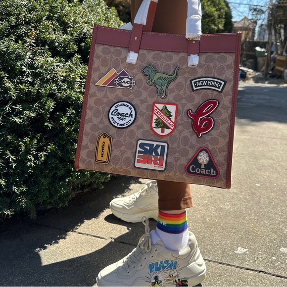 COPY - Coach Field Tote In Signature Canvas With Patches Retail $595 C6846 w/Du… - Picture 7 of 8